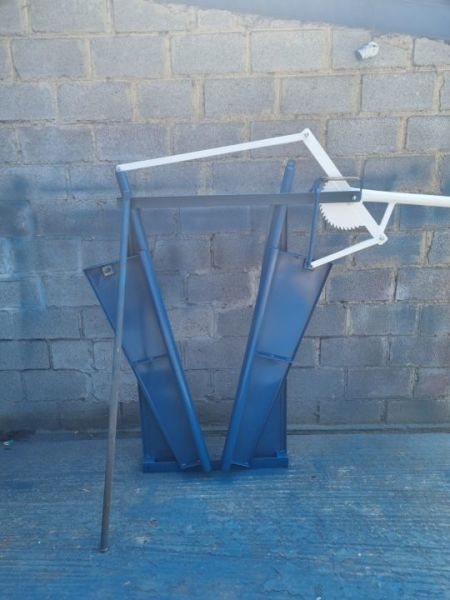 V-Type Neck Clamp Weaner